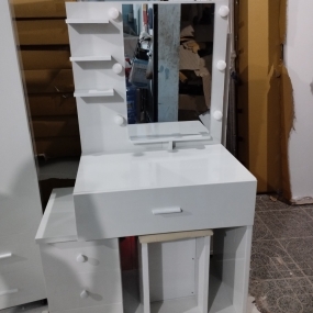 Bàn Trang Điểm Nhựa Đài Loan HL16