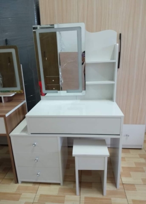 Bàn trang điểm nhựa Đài Loan HL18