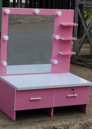 Bàn trang điểm nhựa Đài Loan HL10